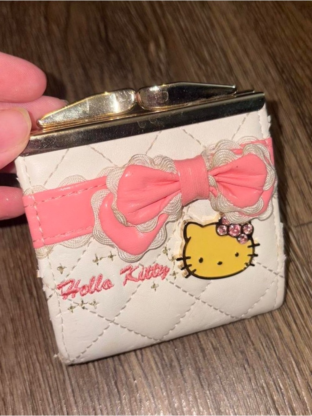 Vintage Hello Kitty pink faux leather quilted mini wallet